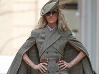 Великолепная Селин Дион гуляет по Нью-Йорку в образе подруги Робин Гуда - «Я как Звезда»