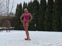 Анастасия Волочкова начинает утро с ледяной купели - «Я как Звезда»