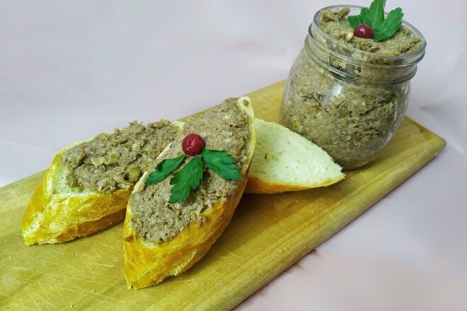 Паштет из чечевицы с финиками и грецкими орехами - «Закуски»
