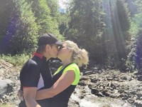 Эмма Малинина показала страстный поцелуй с мужем - «Я как Звезда»