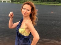 Елена Захарова разочаровала фанатов странным пляжным нарядом - «Я как Звезда»