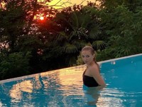 Татьяна Навка устроила фотосессию в бассейне - «Я как Звезда»