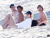 Кендалл Дженнер отправилась на пляж с 22-летним сыном Уилла Смита - «Я как Звезда»