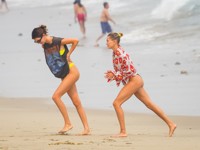 Кендалл Дженнер и Хейли Бибер провели время на пляже - «Я как Звезда»