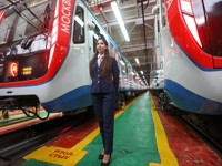 Первый поезд под управлением женщины-машиниста запустили в столичном метро - «Про жизнь»