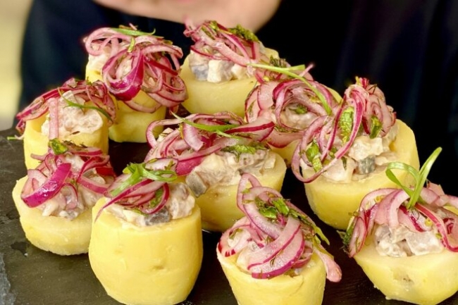 Картофельные корзиночки с селедочным кремом - «Закуски»